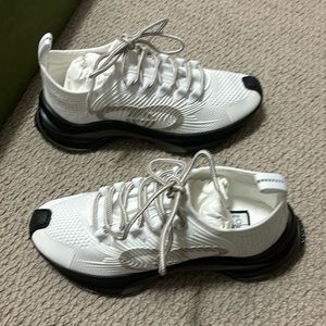 Gucci run sneakers NWT AND BOX